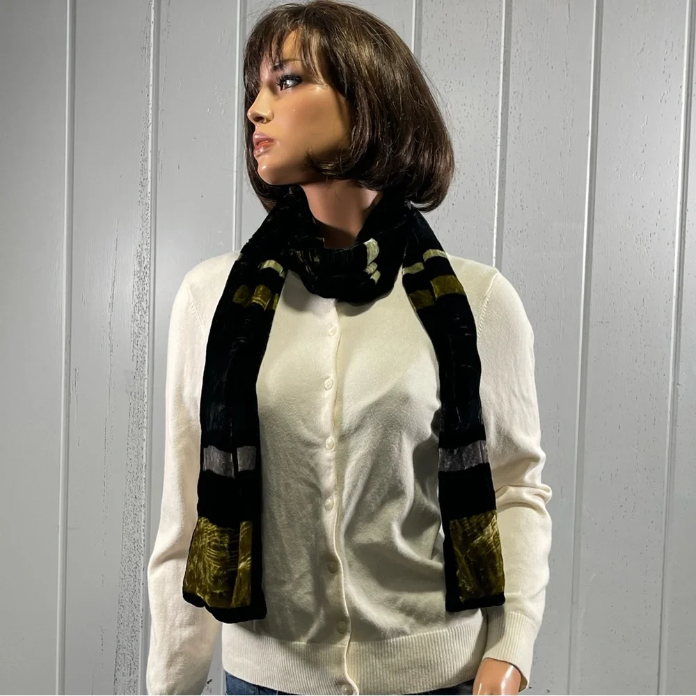 *Kenneth Cole Women's Velvet Rayon & Silk Neck Scarf